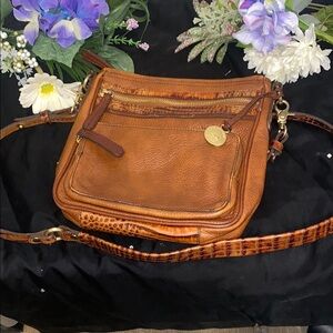 Brahmin Brown Leather Crossbody Bag with Classic Elegance